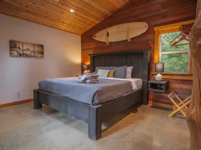 #3 CABIN COUPLES KING BED HOTTUB BEACH - Image 4