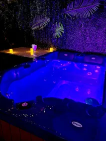 Prestigious estate getaway, private pool, hot tub - Image 2