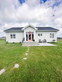 Brackley Beach Sea Breeze Cottage - Image 2