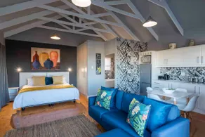 Harbour View Luxury Villa - Image 2