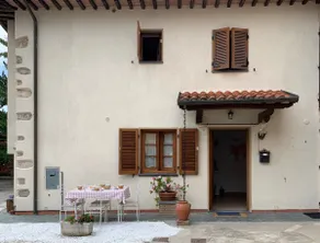 Small Tuscan farmhouse. - Image 2
