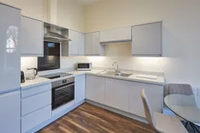 Host & Stay - South Cliff Apartment - Image 4