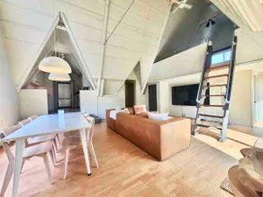 Dael Hus : whimsical A-frame + cedar hot tub - Image 3