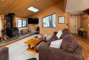 11 Raccoon | 3 bedroom | SHARC and Village nearby - Image 4