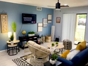 Sunny Space in Midcity! Calming One Bedroom Condo - Image 4