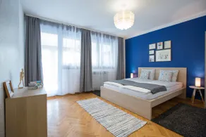Spacious city apartment with private GARDEN - Image 2