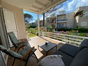 Villa DÉJÀ BLUE; Lalzi Bay Veranda & Garden Escape - Image 4