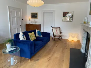 Stunning Georgian Flat in The Heart of Midhurst Old Town - Image 3