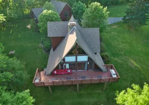 Saratoga Track | Pet Friendly |Fire Pit |Sleeps 10 - Image 2