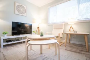 BOHO BUNGALOW - Bright, modern home in the Heights - Image 5