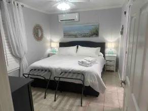 Cozy Oasis Charming 1 Bedroom Casita - Image 3