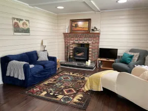 Peaceful Cottage with Mountain Views - Image 5