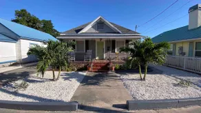 The Cypress Surf Shack: A Charming 1905 Bungalow - Image 5