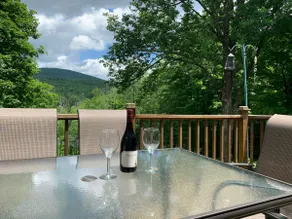 Pet Friendly, Close to Hiking and Mountain Lakes - Image 4