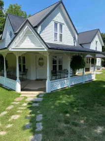 Stunning Victorian Farmhouse - Image 3