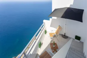 The Cliff House: Ocean View Accommodation - Image 2