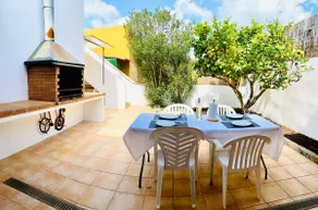 Casa reformada · BBQ+Chill out·1 min mar · Parking - Image 3