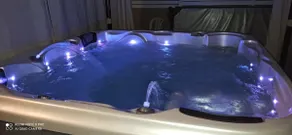 Boutique vacation suite with Jacuzzi - Image 3