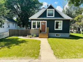 Cozy Little Acorn Cottage - Image 2