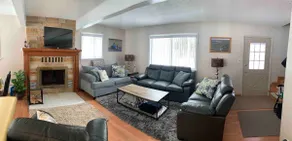 Large, cozy home for year-round recreational use - Image 4
