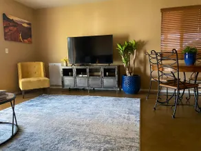 The Avalon- Spacious Yard Dog Friendly Biltmore - Image 4