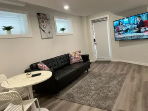 Cozy Private 1 bedroom basement suite - free parking and free Wifi - Image 2