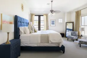 Stately 2,400-square-foot Home in Museum Park Place - Image 4
