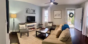 2 bedroom w/free on-site parking. Near downtown - Image 2