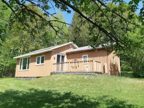 Whispering Oaks Cottage on Washademoak Lake - Image 5