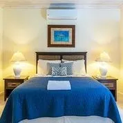 Tradewinds Luxury Retreat | Walk to Beach, Dining - Image 4