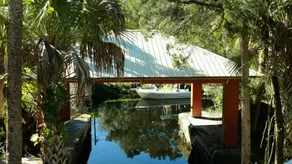Blue Moon Veranda. Amazing Resort style getaway. - Image 5