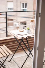 Balcony, natural light and a happy rest. - Image 5