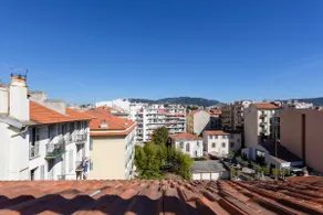 2-room attic with glass-enclosed terrace - Image 4