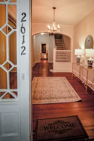 \"Luxury spacious charming DC row house + parking\" - Image 4