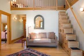 Victorian Garden Carriage House - Image 2