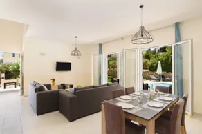 Seven Springs Olympios Villa with heated pool - Image 4