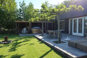 Luxury 7 p house with hot tub and rural views - Image 2