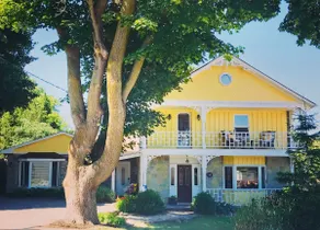 AirBnB Elora: The Victoria (Small Apartment) - Image 2