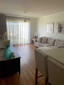 Private, Close to City, Cosy Unit with car park - Image 2