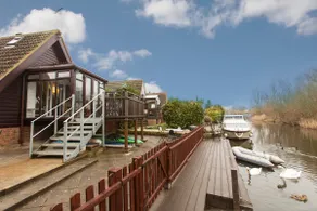 DUCKS HARBOUR-beautiful,detached, waterside lodge. - Image 2