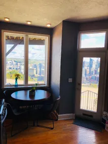 Luxury Grandview Ave Cozy Gem (2bed/2bath) - Image 2