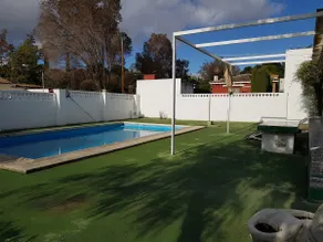Independent villa in a rural residential area - Image 4