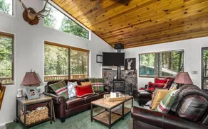 The Lazy Lodge Cabin-WiFi- Generator- A MUST HAVE! - Image 3