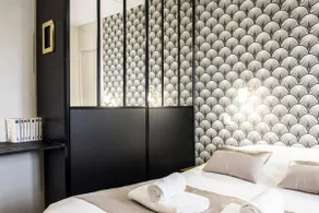Pont Neuf – Renovated Art Deco 2-bedroom + 2 bathrooms - Image 4