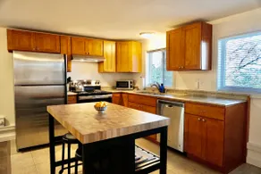 West Seattle Beachy Guest Suite - Image 3