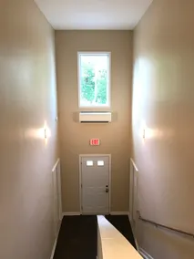*One Bed Apartment|One Mile to Rupp Arena* - Image 2