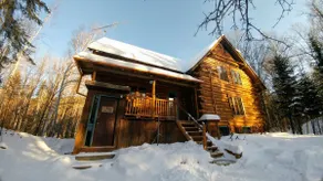 Chalet Karibu Charming Waterfront Home Near Ottawa - Image 4