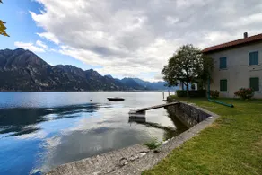 Studio Zu - Lakeside Apartment - Image 3