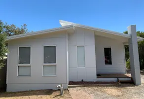 Suit 2 families, 2 living areas, pool table - Image 2