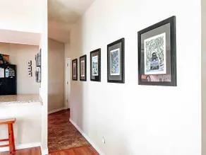 Comal riverfront condo, walk to the Bahn, 2b/2b - Image 2
